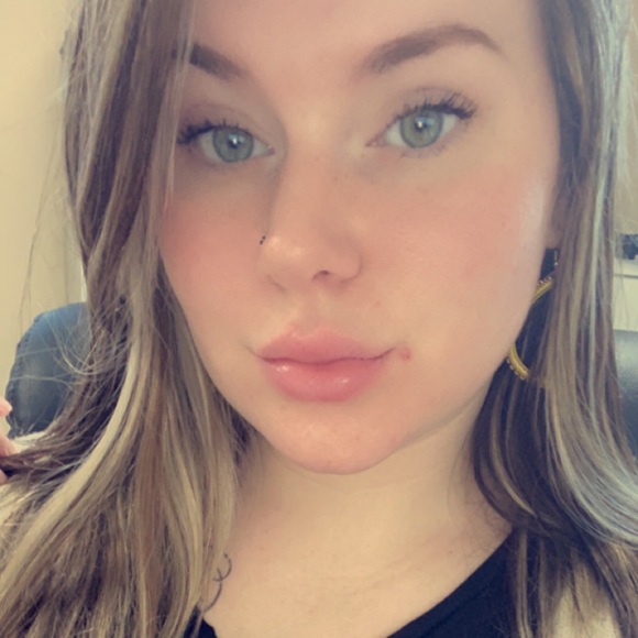 Meet your Posher, Megann - Picture 2 of 4